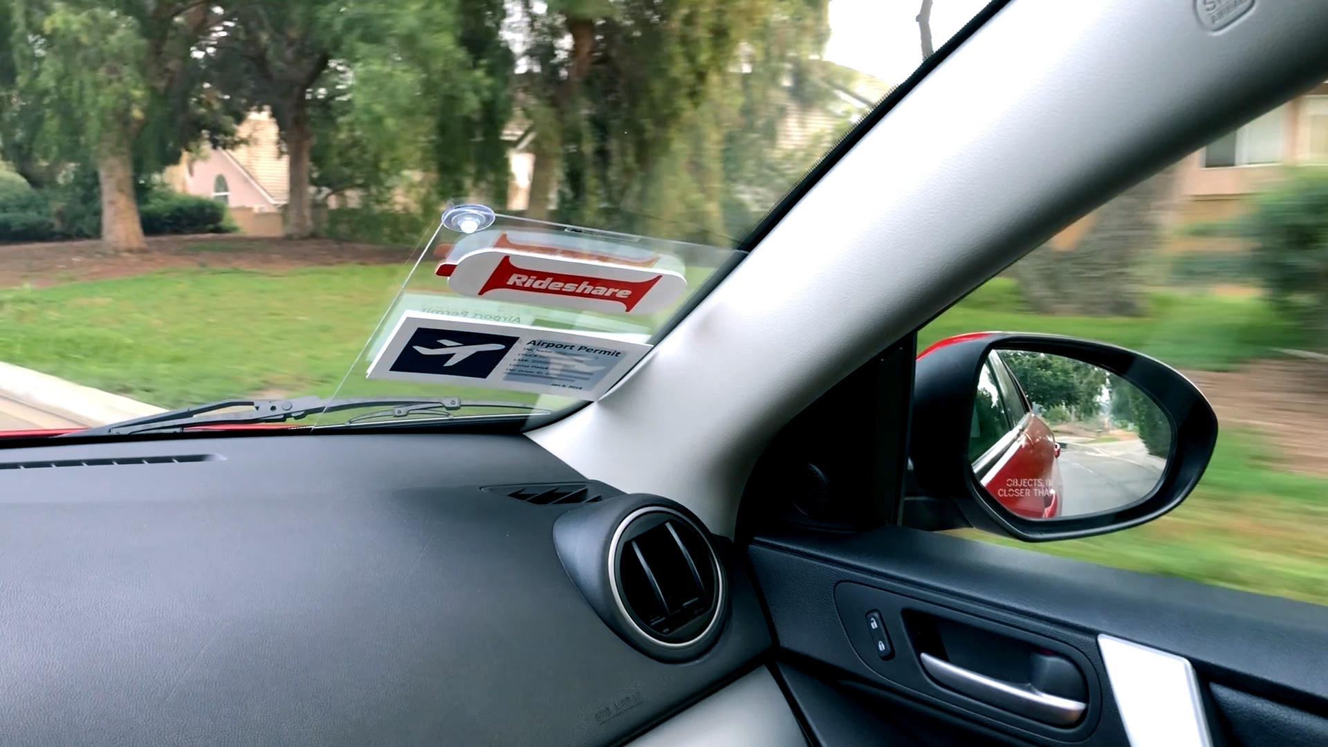 Plak Windshield Display System Keeping windshields organized